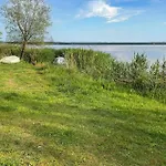 2 Bedroom Amazing In Holiday home